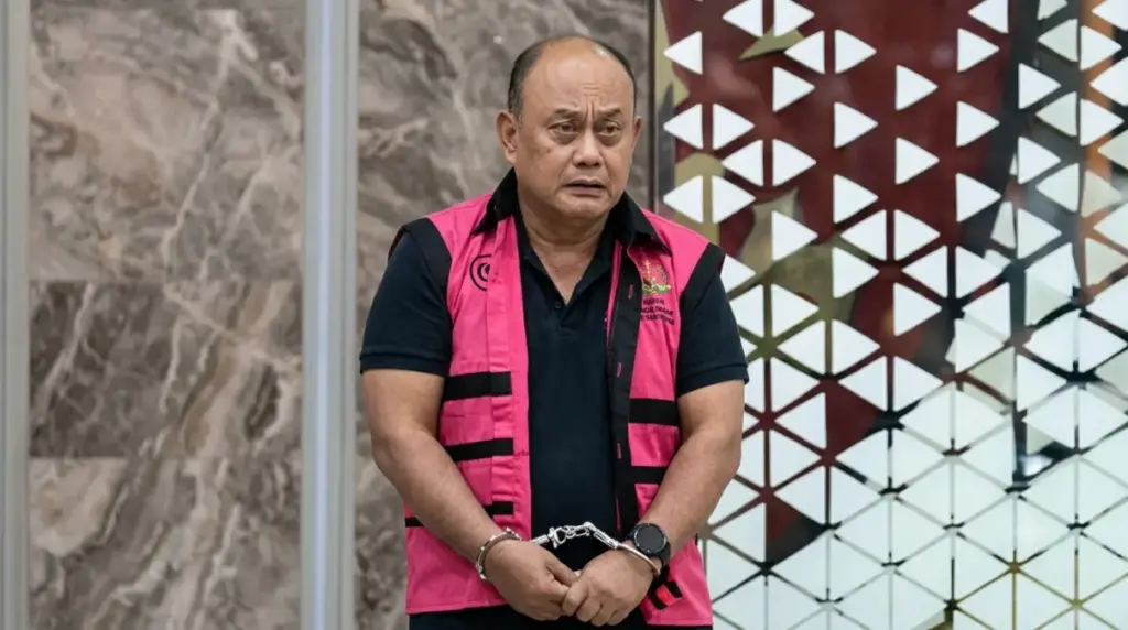 Dugaan Tersandung Korupsi MBG, Eks Kepala BGN Pakai Rompi Tahanan