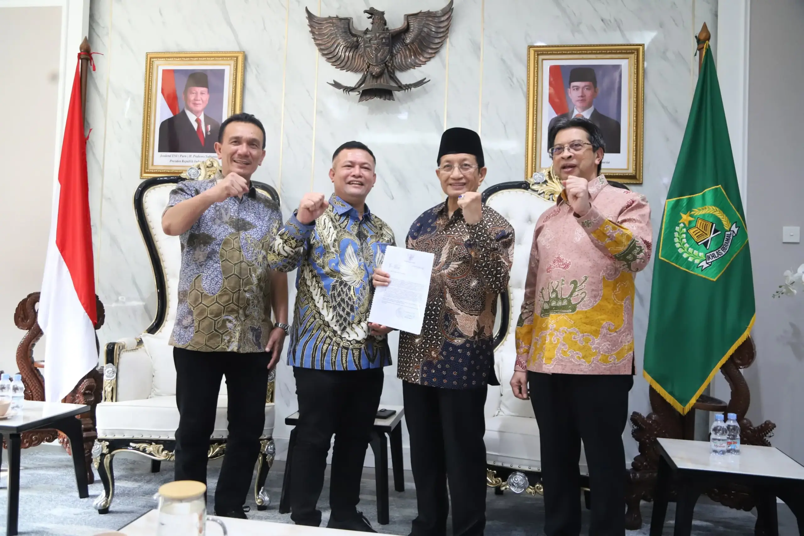 Bupati Aceh Utara Ismail A. Jalil dan rombongan melakukan audiensi dengan Menteri Agama (Menag) Nasaruddin Umar di Jakarta, Kamis (11/6/2026). Dalam pertemuan tersebut, Bupati yang akrab disapa Ayah Wa itu menyampaikan kondisi sejumlah pesantren dan sekolah keagamaan yang masih membutuhkan dukungan sarana pembelajaran.
