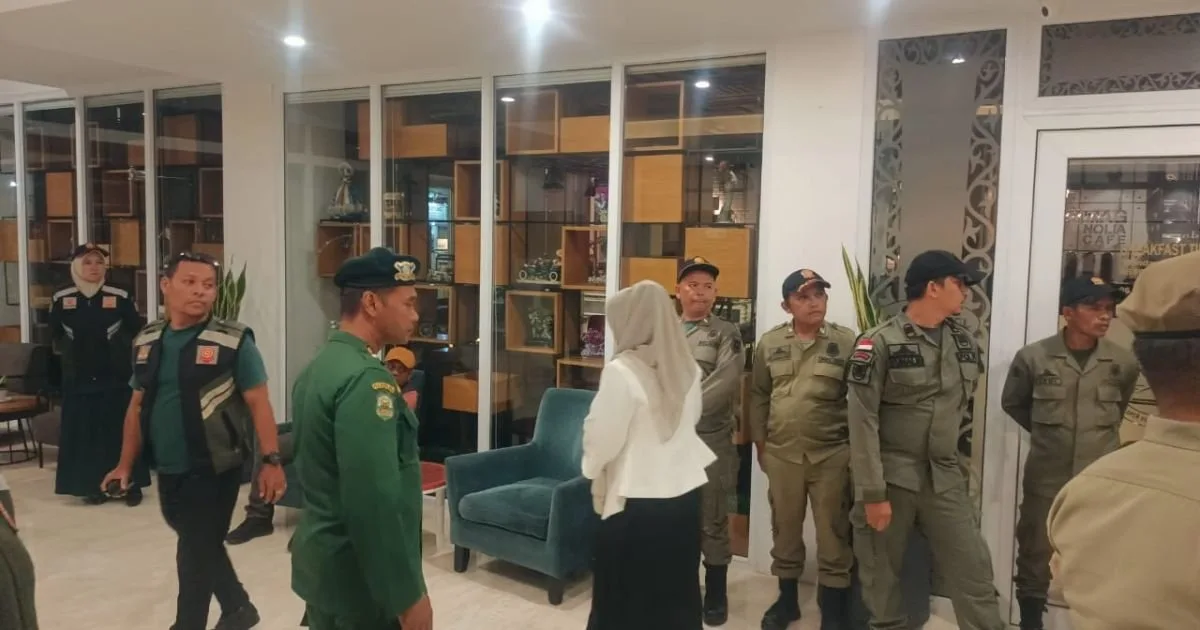 Dua terduga pelaku khalwat berinisial Y dan ND yang sebelumnya diamankan di salah satu hotel di Banda Aceh hingga kini belum memenuhi panggilan penyidik Satpol PP dan Wilayatul Hisbah (WH) Kota Banda Aceh,  Jika kembali mangkir pada pemanggilan berikutnya, keduanya terancam masuk dalam Daftar Pencarian Orang (DPO).