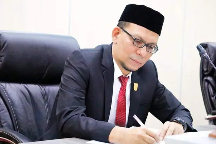 Wakil Ketua DPRK Banda Aceh Ucapkan Selamat kepada Siswi SMAS Inshafuddin yang Lulus ke Universitas Al-Azhar Mesir