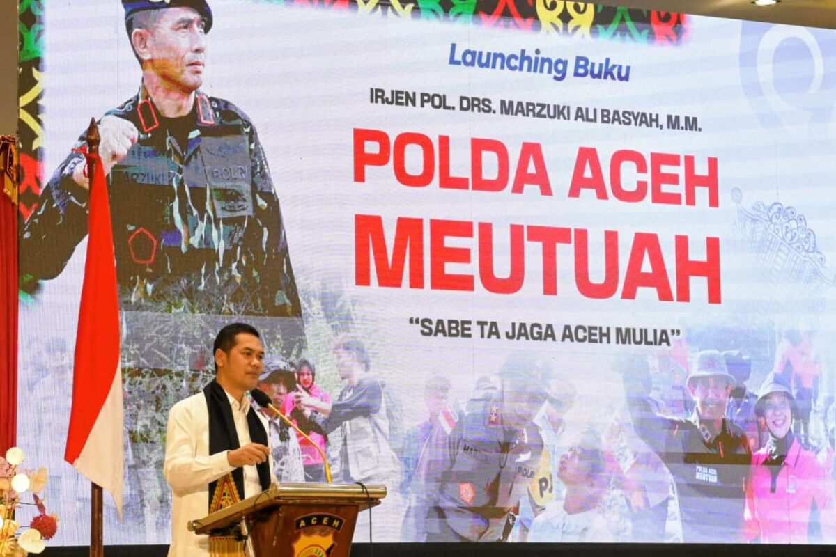 Hadir di Peluncuran Buku “Polda Aceh Meutuah”, Sekda Aceh Sampaikan Apresiasi