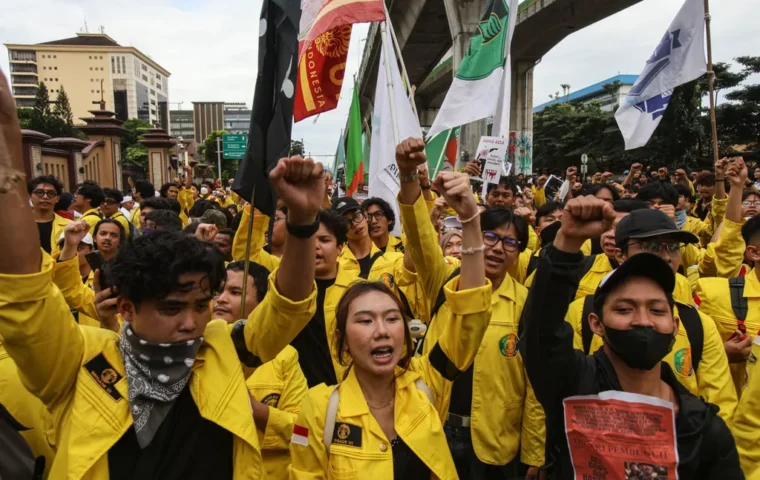 BEM UI Gelar Demo di Bundaran HI dengan Lima Tuntutan Penting