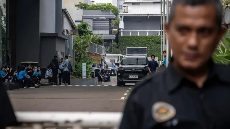 Jakarta – Mantan Kepala Badan Gizi Nasional (BGN), Dadan Hindayana, dikabarkan dijemput Kejagung pada Rabu (3/6/2026) pagi. Informasi tersebut muncul di tengah penggeledahan yang dilakukan penyidik Kejagung di kantor BGN, kawasan Kebon Sirih, Jakarta Pusat.