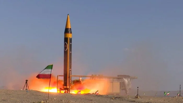 Iran Rudal Markas Armada Kelima AS di Bahran dan Pangakalan Udara di Yordania