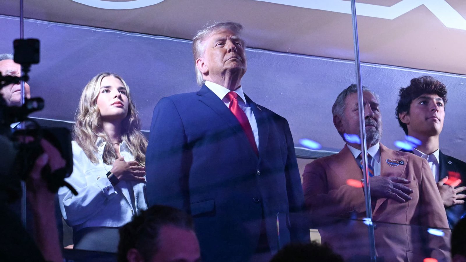 Trump Dihujani Boos di Madison Square Garden Sebelum NBA Finals