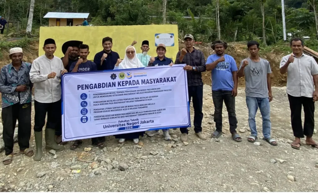 Fakultas Teknik Universitas Teuku Umar (FT UTU) menggandeng Dekanat Fakultas Teknik Universitas Negeri Jakarta (FT UNJ) membangun sistem penyediaan air bersih berbasis komunitas di Nagan Raya (Foto: Dok. Humas UTU untuk SeputarAceh.ic)