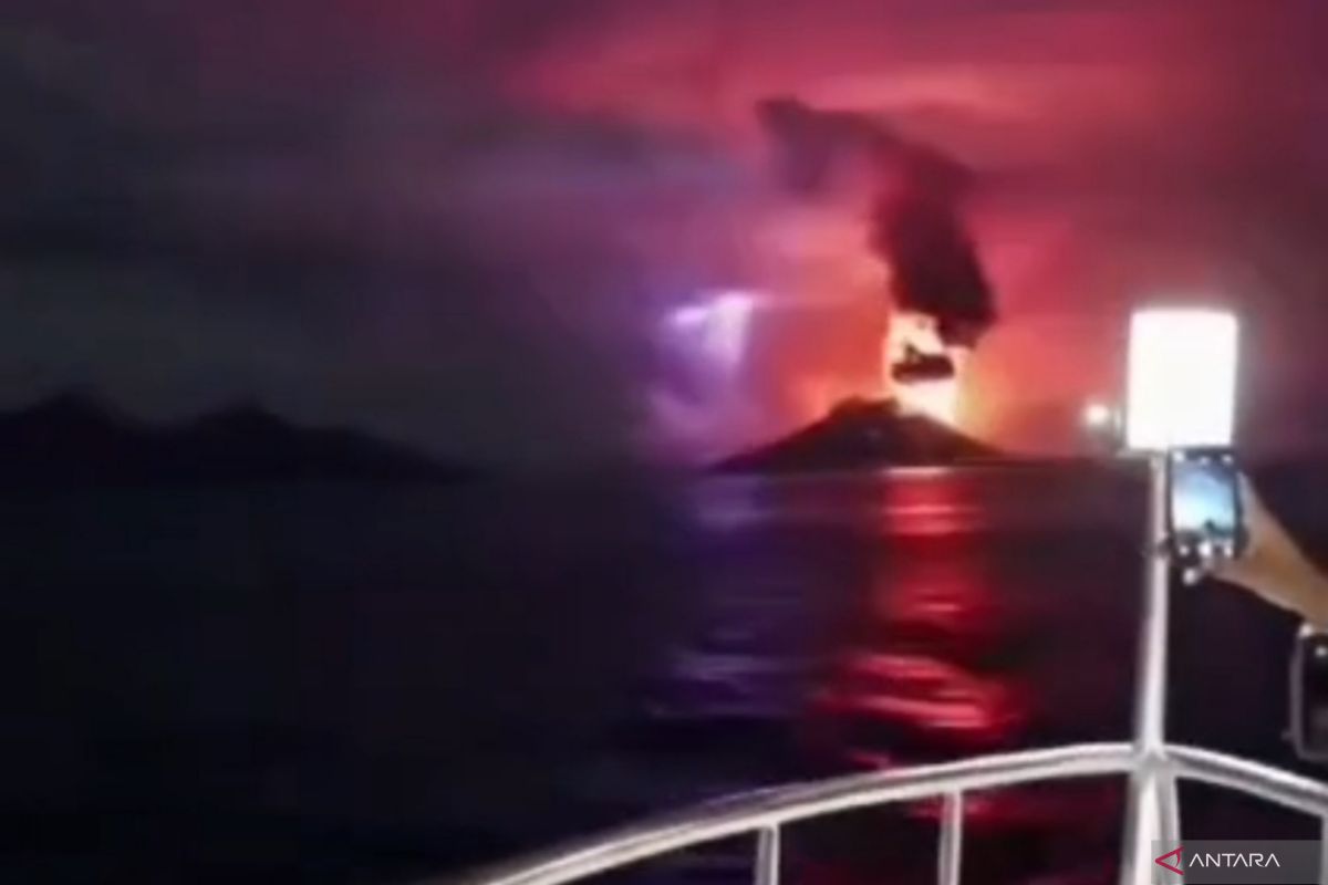 Badan Geologi Sebut Video Erupsi Anak Krakatau Hoaks