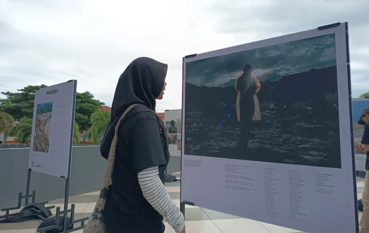 Pameran Foto Prahara Pulau Emas di Museum Tsunami Banda Aceh, Senin (3/8/2026).