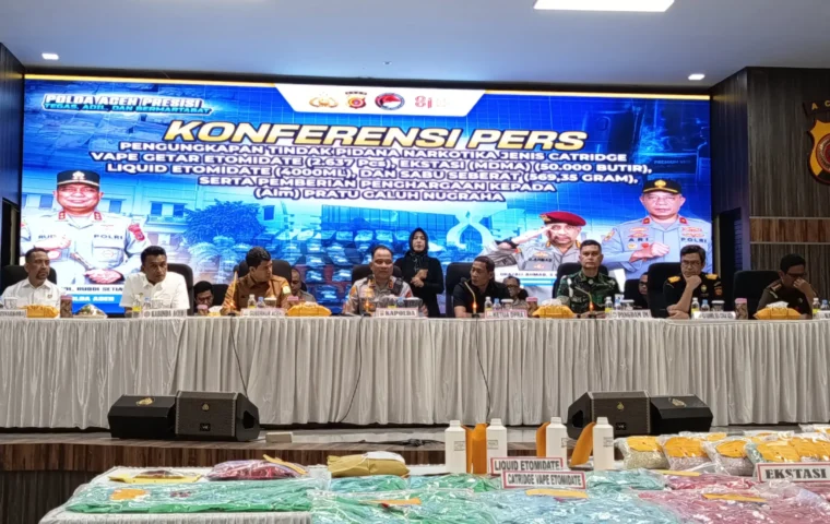 Konferensi pers pengungkapan narkotika di Polda Aceh, Senin (10/8/2026). Sumber foto: /Elza