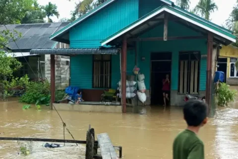 Imbas Siklonik, Luapan Banjir dan Angin Kencang Terpa Simeulue Timur
