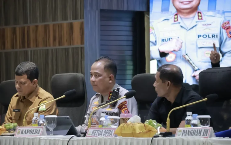 Kapolda Aceh Irjen Pol Ruddi Setiawan memberikan keterangan pers terkait pengungkapan kasus peredaran narkoba Aceh yang menjerat oknum geuchik berinisial RB, di Banda Aceh