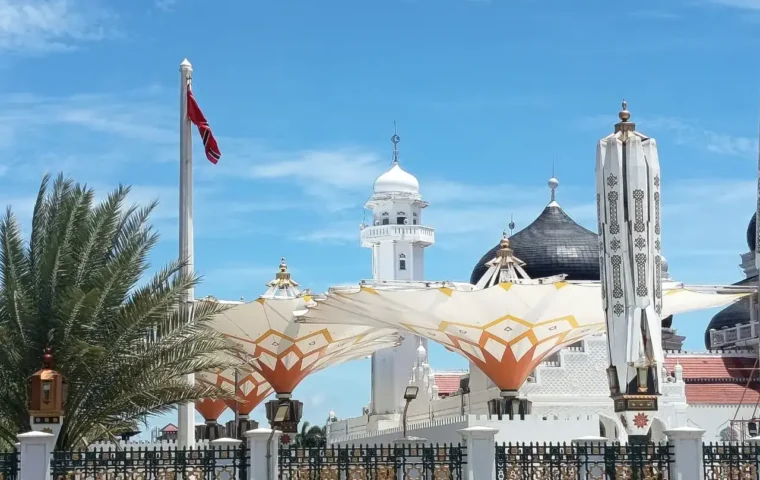 Masjid Raya Baiturrahman, Banda Aceh usai Ricuh pasca Doa dan Zikir Bersama di Hari Damai Aceh ke-21 (Foto:Elza/)