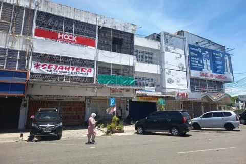 Toko dan Swalayan Sekitar Masjid Raya Tutup Usai Kericuhan Hari Damai