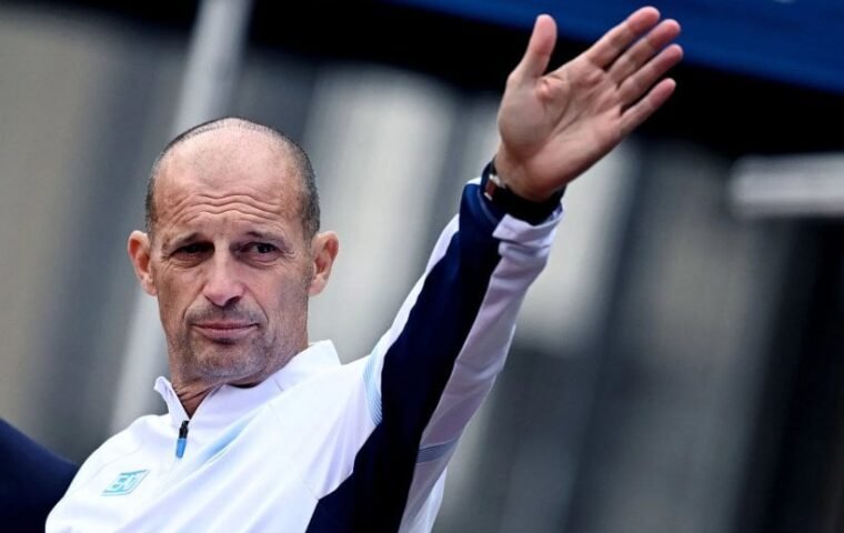 Allegri: Napoli Hadapi Como di Stadion Maradona