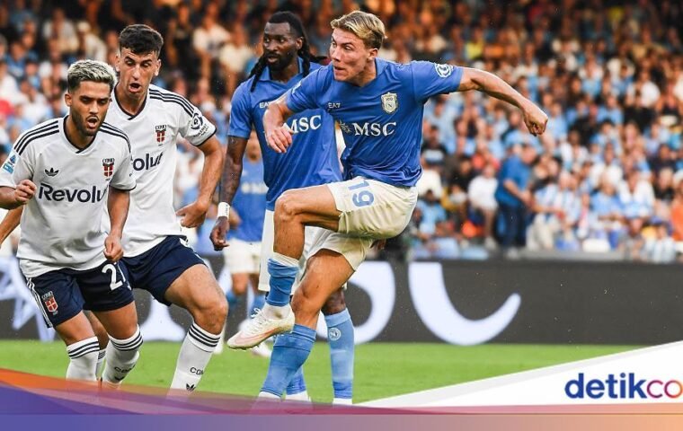 Como 1907 Kalahkan Napoli 2-1 di Liga Italia