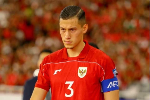 Jay Idzes Diperbincangkan, PSG Incar Bek Sassuolo?