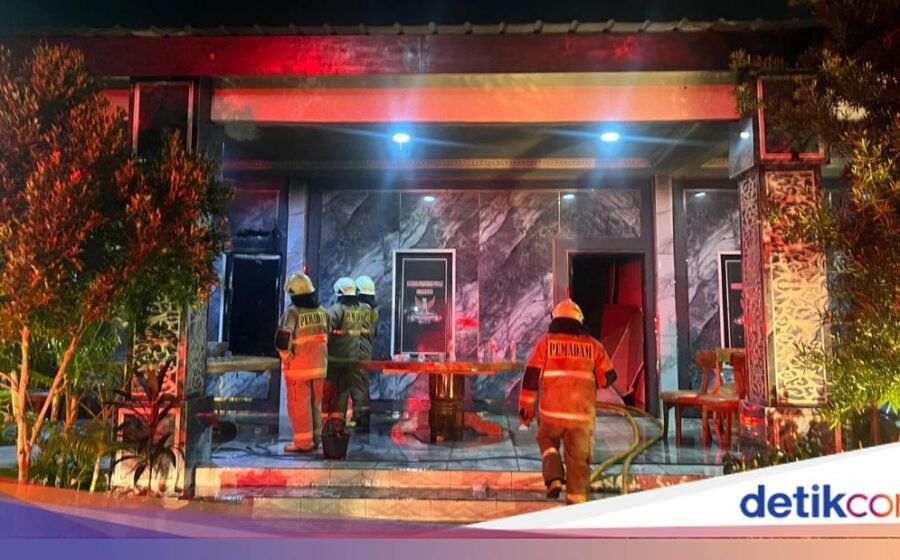 Kebakaran Posko Ormas GRIB di Kedoya Jakarta Barat