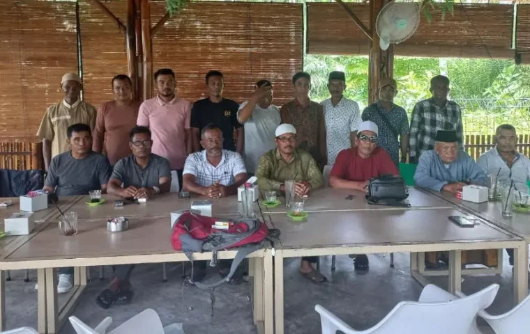 Sesepuh dan Ketua Majelis Tuha Peuet (MTP) Partai Aceh Wilayah Nagan Raya, TGK. Razali Misra (Abu Razali) Foto: Dok. untuk SeputarAceh.id
