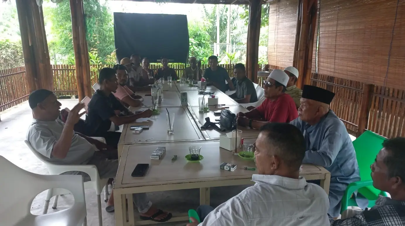 Sesepuh dan Ketua Majelis Tuha Peuet (MTP) Partai Aceh Wilayah Nagan Raya, TGK. Razali Misra (Abu Razali) Foto: Dok. untuk