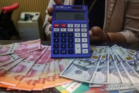 Rupiah Melemah Setelah Pidato Hawkish Kepala The Fed