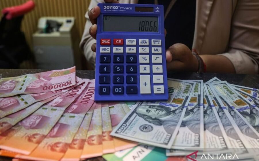 Rupiah Melemah Setelah Pidato Hawkish Kepala The Fed