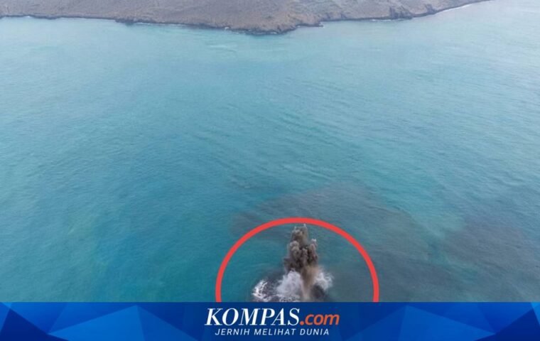 Daratan Baru Muncul di Gunung Anak Krakatau Akibat Erupsi