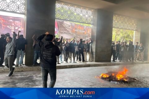 Dosen UINSA Surabaya Dukung Pencopotan Rektor Akhmad Muzakki