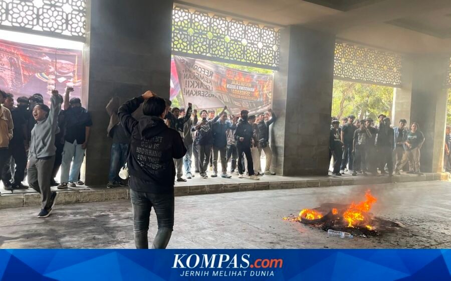 Dosen UINSA Surabaya Dukung Pencopotan Rektor Akhmad Muzakki
