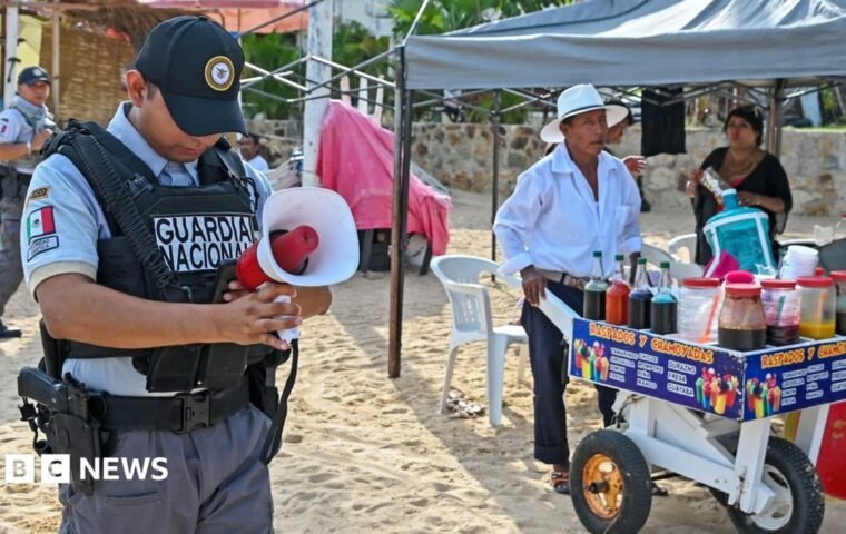 Hurricane Polo Turun Kategori tapi Tetap Kuat di Pantai Meksiko