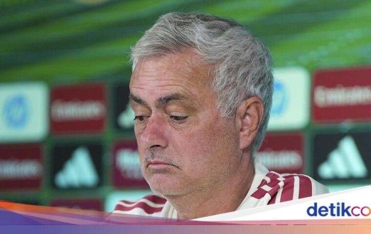 Jadwal Padat Real Madrid, Mourinho Mengeluh di Jumpa Pers