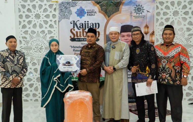Kajian Subuh Masjid Baitul Fadli Umumkan Pemenang Umrah