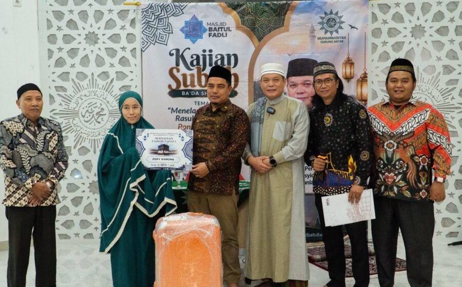 Kajian Subuh Masjid Baitul Fadli Umumkan Pemenang Umrah
