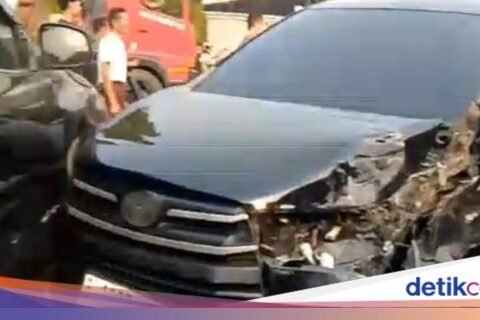 Kecelakaan Beruntun di Jakbar Tewaskan Keluarga Pengendara Motor