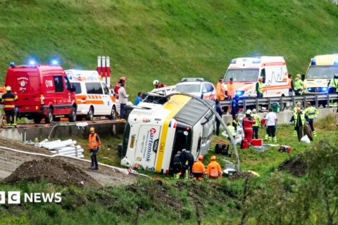 Kecelakaan Bus di Pegunungan Swiss Tewaskan Beberapa Orang