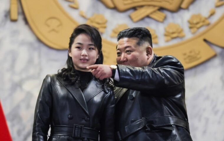 Korea Utara Uji Coba Senjata Baru, Kim Jong Un Pimpin Peluncuran