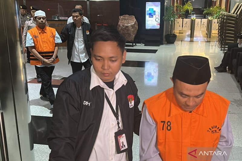 KPK Lengkapi Berkas Empat Tersangka Penyuapan Anwar Sadad