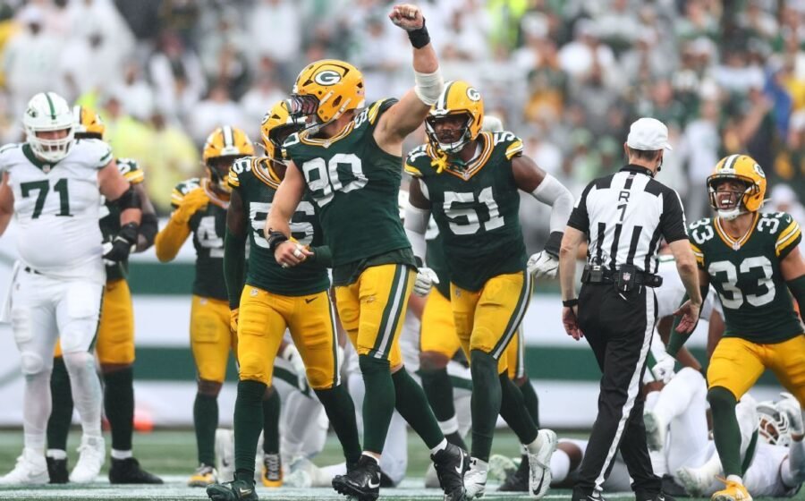 Lukas Van Ness Bawa Kemenangan Dramatis bagi Packers