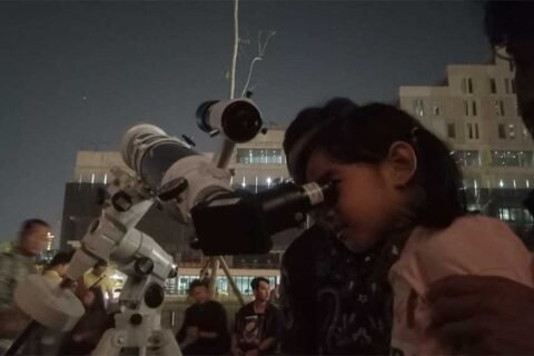 Malam Ini: Saksikan Venus Tersembunyi di Balik Bulan