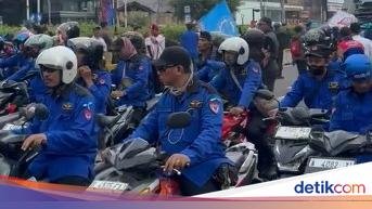 Massa Buruh Bubarkan Diri Usai Demo di Jalan Sudirman