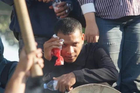 Massa Serbu Pertamina Makassar Tuntut Solusi Kelangkaan BBM
