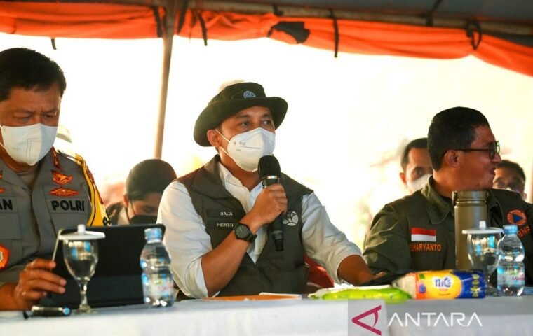 Menteri Kehutanan Cabut Izin Lima Perusahaan Terkait Karhutla
