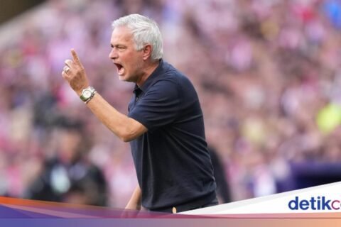 Mourinho Serang Wasit Usai Kekalahan Derby Madrid
