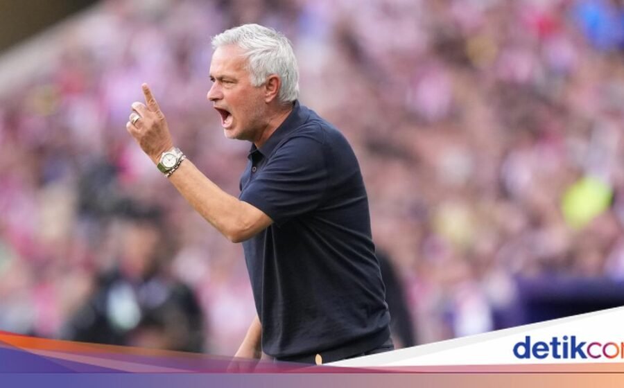 Mourinho Serang Wasit Usai Kekalahan Derby Madrid