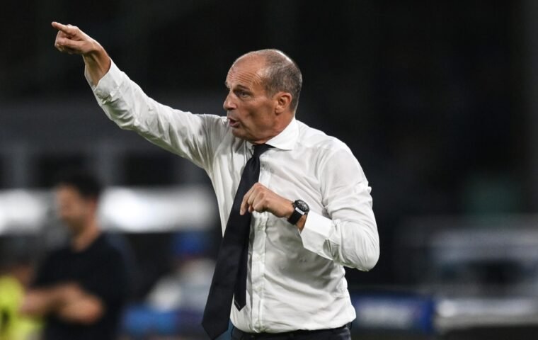 Napoli Target Kemenangan Pertama di Kandang Lawan Bologna