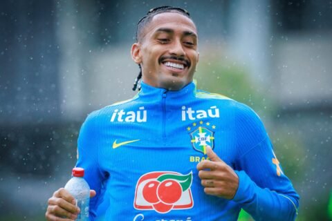 Raphinha Kenakan Jersey Nomor 10 Brasil, Tanda Era Baru