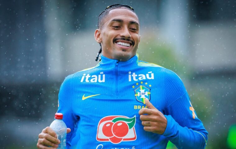 Raphinha Kenakan Jersey Nomor 10 Brasil, Tanda Era Baru
