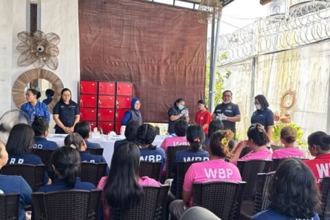 Razia Gabungan dan Tes Urine di Lapas Perempuan Kerobokan