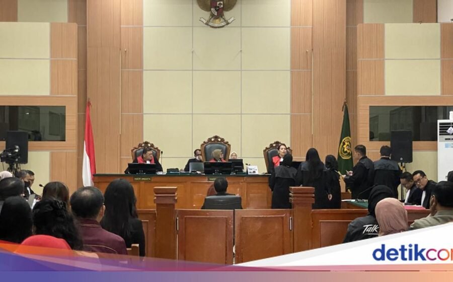 Roy Suryo Didakwa Fitnah Jokowi Usai 5 Kali Praperadilan