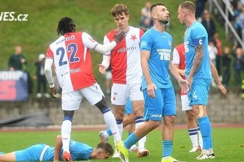 Slavia Praha Hancurkan Varnsdorf dengan Lima Gol