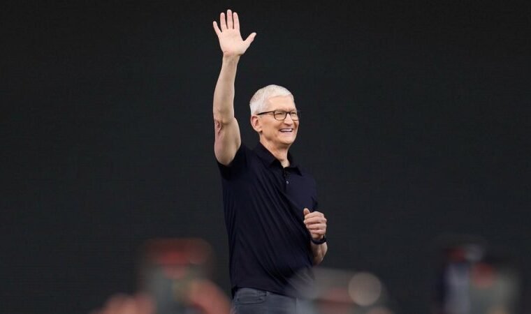 Tim Cook Tulis Pesan Emosional di Hari Terakhir sebagai CEO Apple